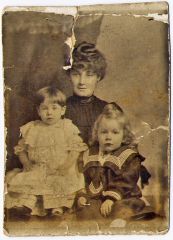 Clara Osborn nee Goatham and 2 of her children